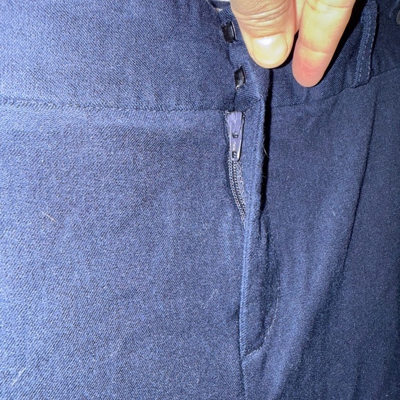 Banana Republic Women’s Navy Sloan Chinos - Picture 2 of 7